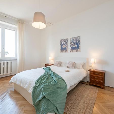 Xenia Apartments - Newly Renovated Apartment Милано Екстериор снимка