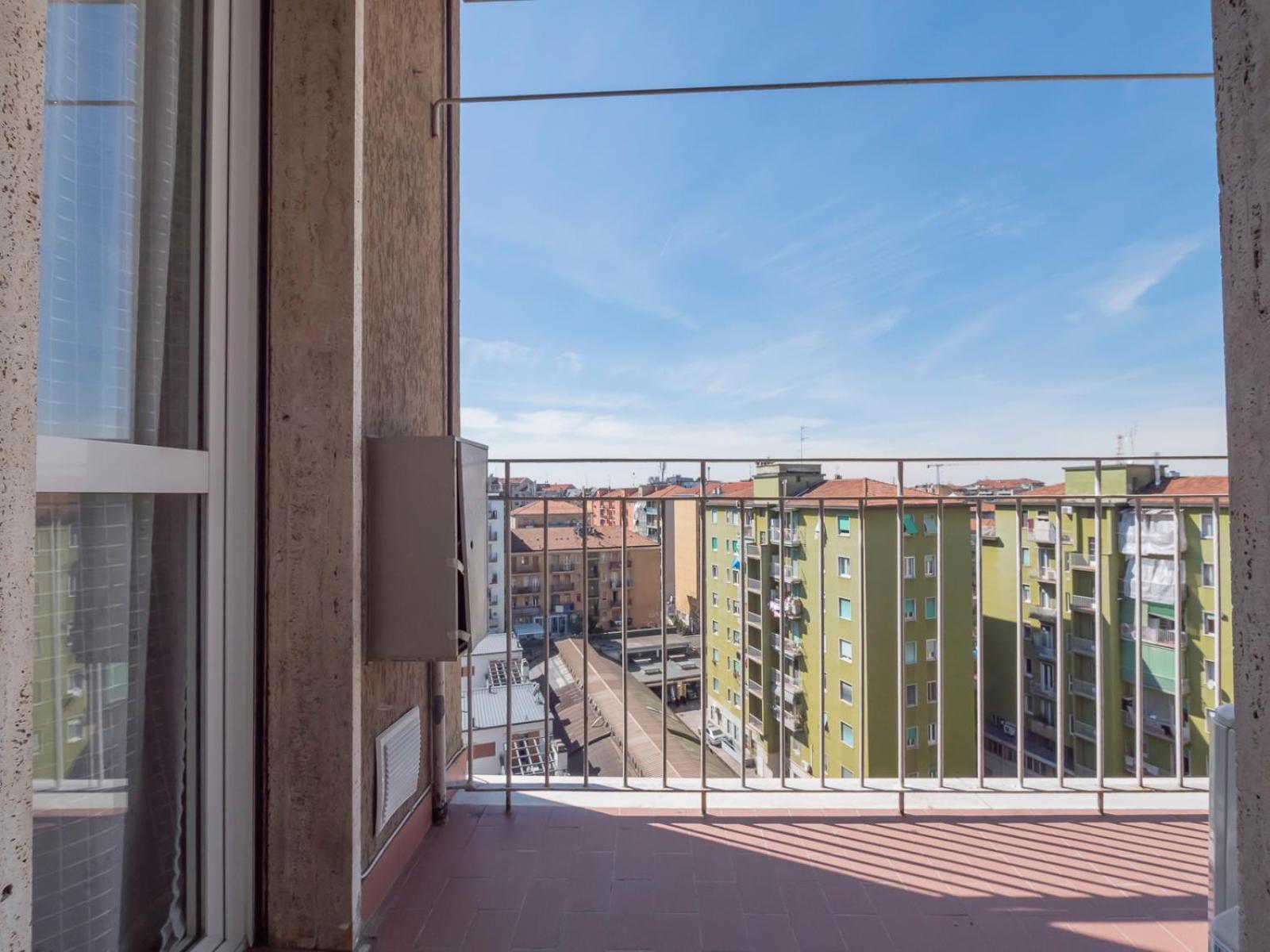 Xenia Apartments - Newly Renovated Apartment Милано Екстериор снимка